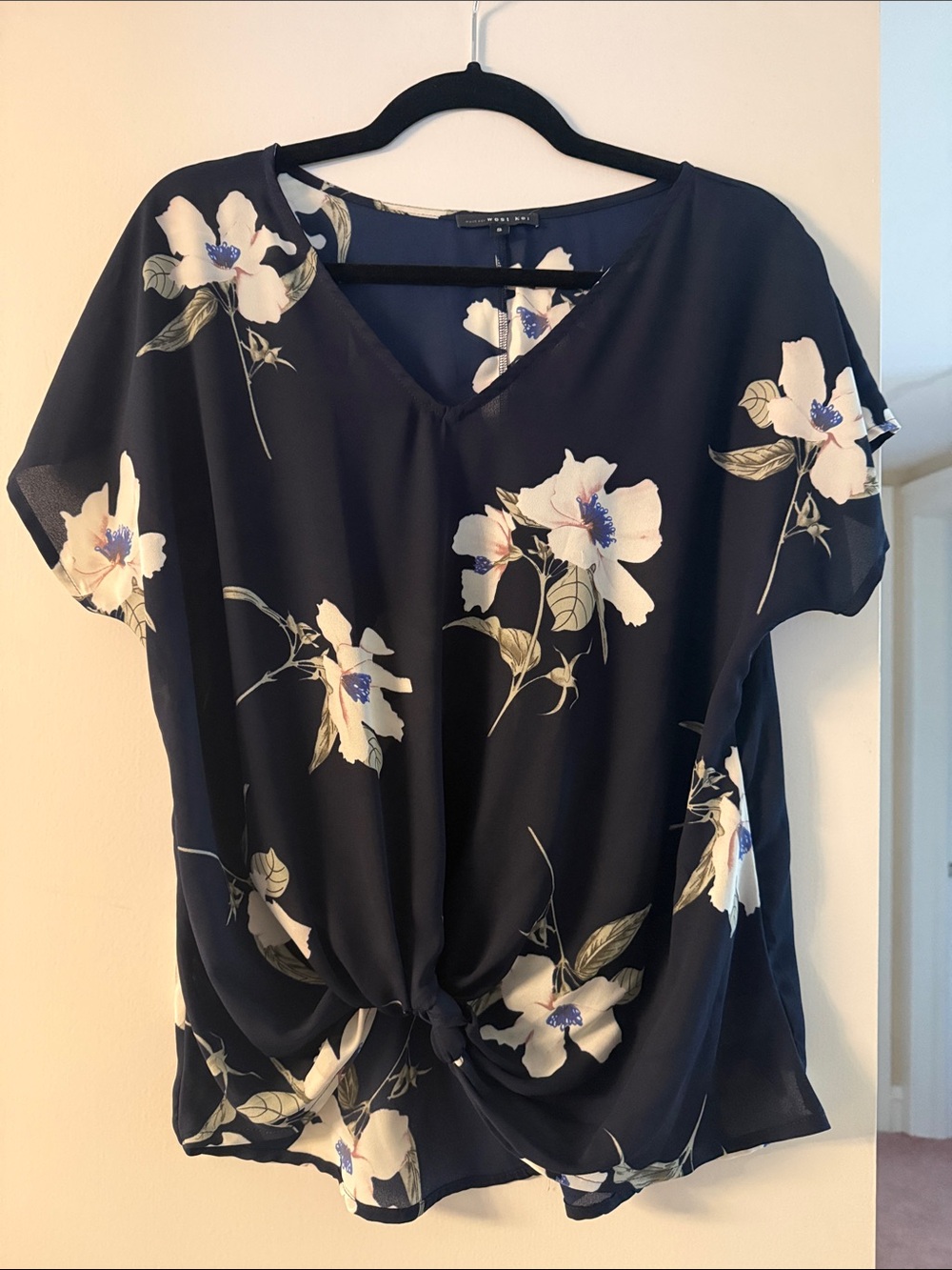 Women's Navy Floral V-Neck Twist Front Top